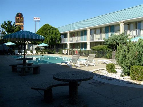 Bossier Inn And Suites Bossier City Exterior foto